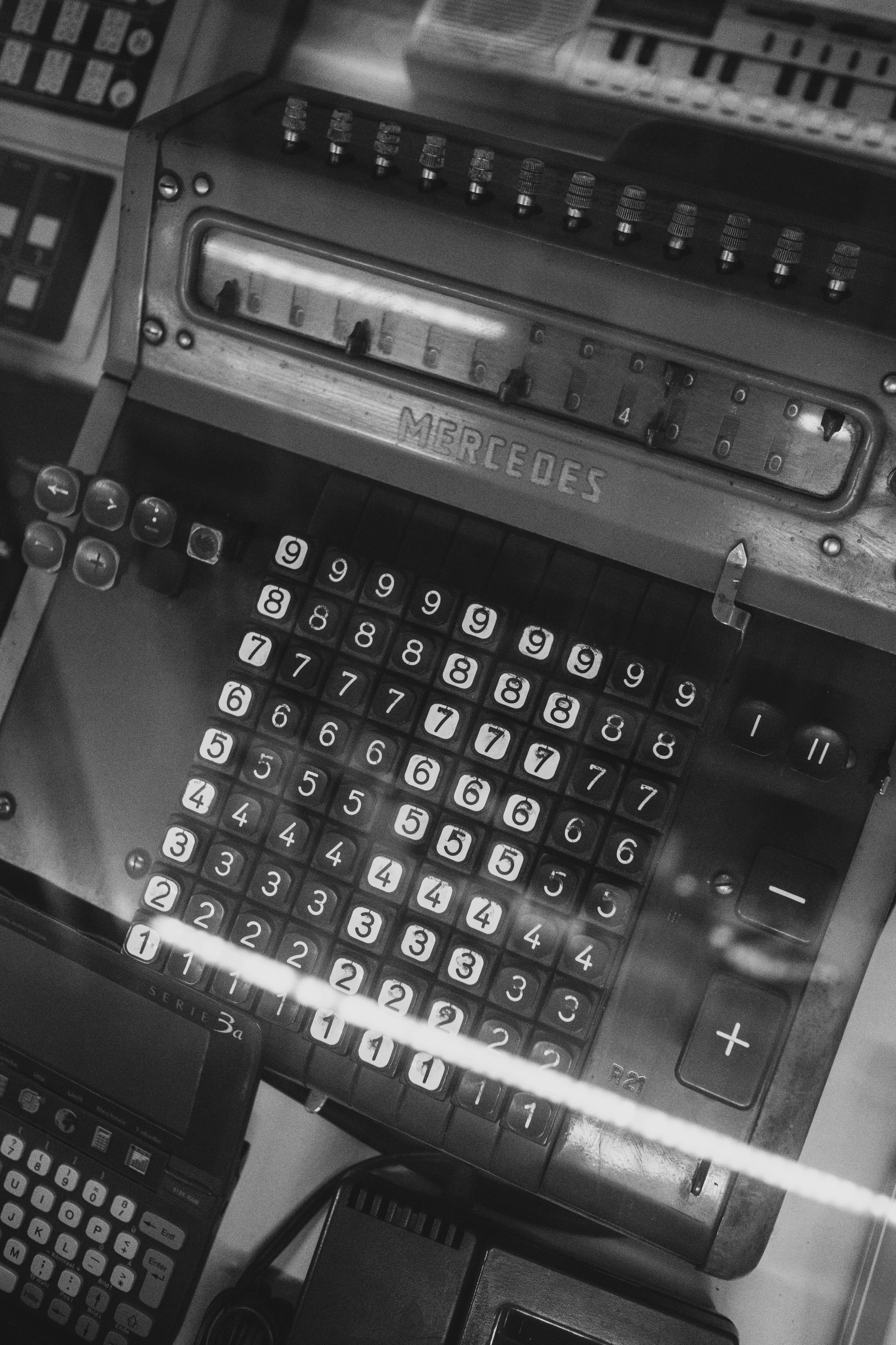 ماشین حساب آپشن به سبک رویش